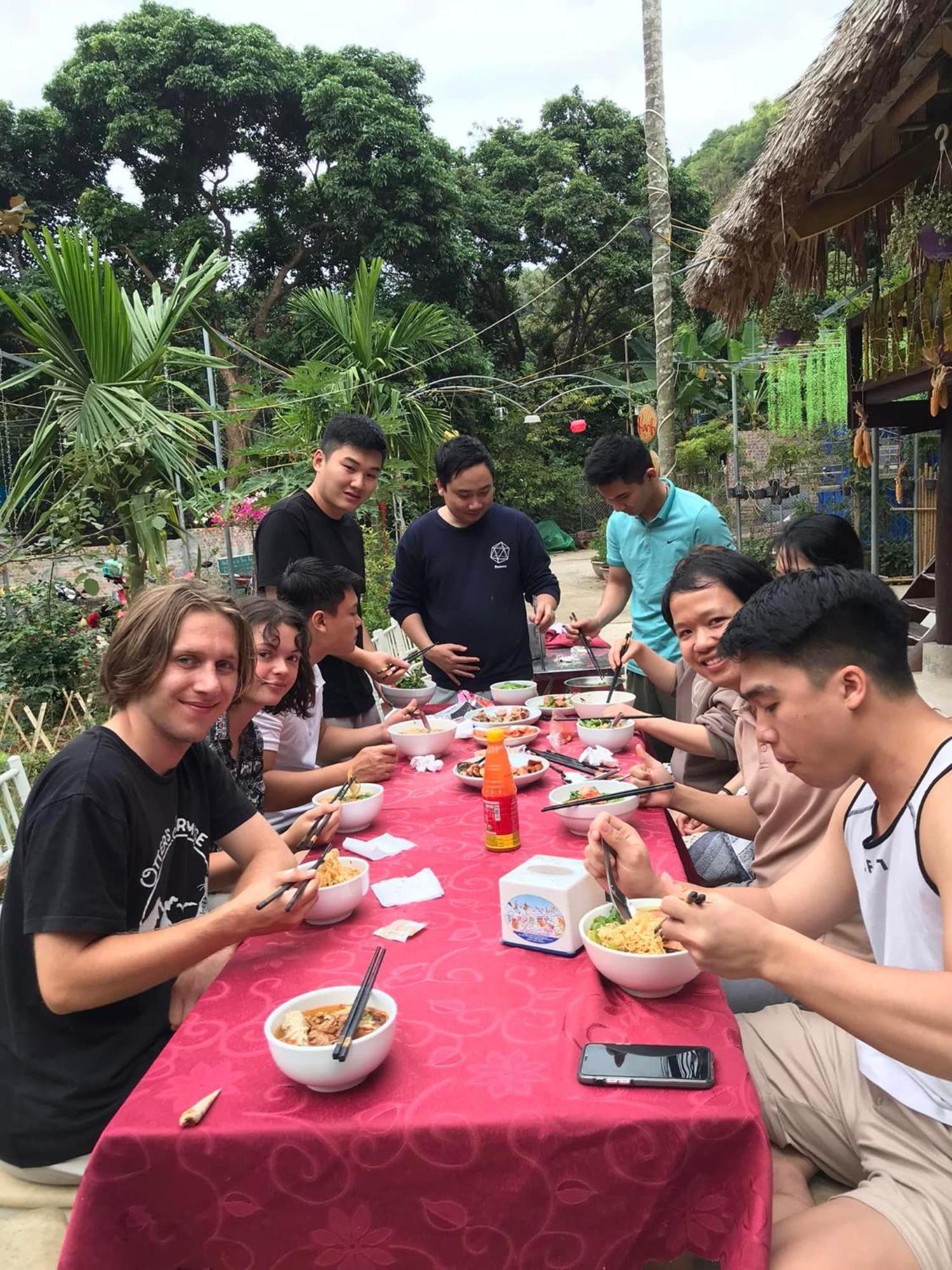 Bee Lucky Lodge Hien Hao